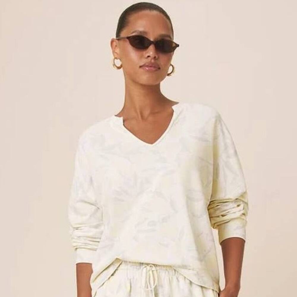 SPLENDID Alessia Split Neck Long Sleeve Pullover Top Lemon Print M NWT Coastal